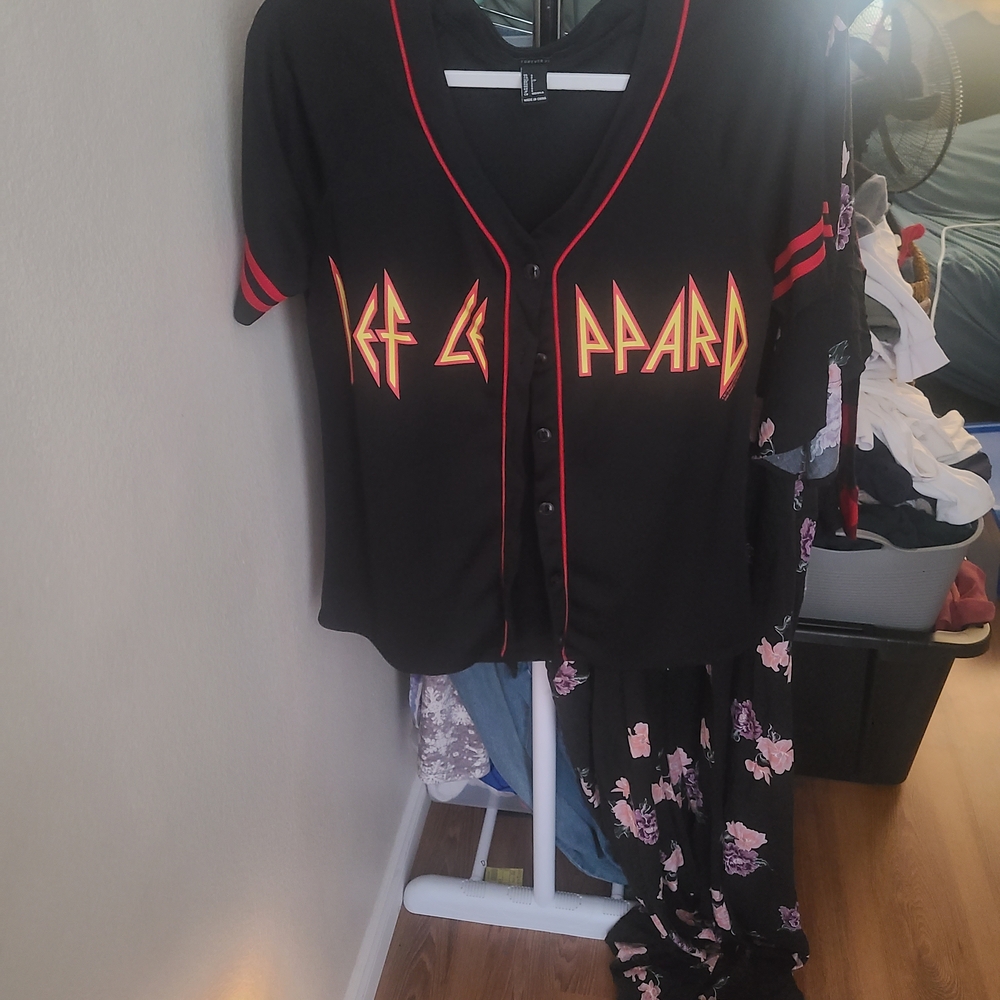 Black and Red Def Leppard Button-Up Shirt